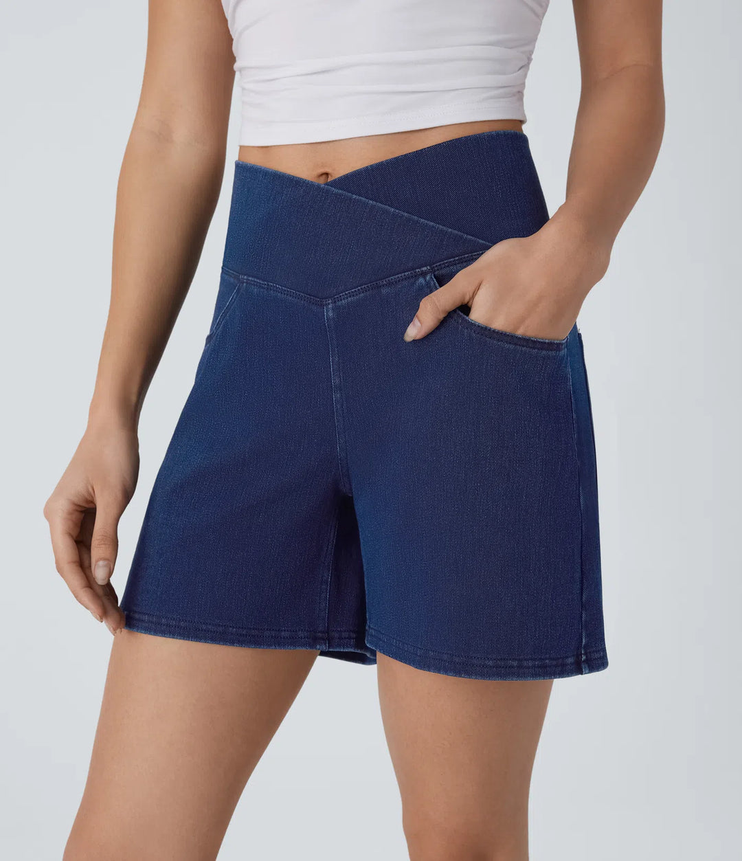 Jean & Marie Short décontracté évasé à jambe large en denim extensible délavé taille haute croisée avec poches multiples