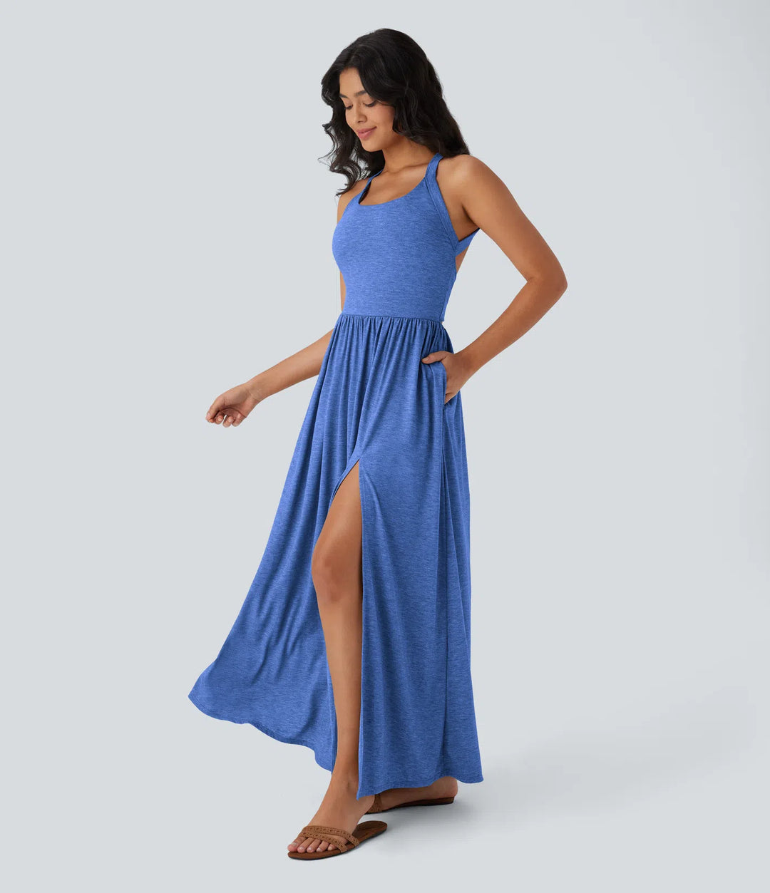 Robe longue fluide fendue avec poches latérales, dos nu et effet torsadé