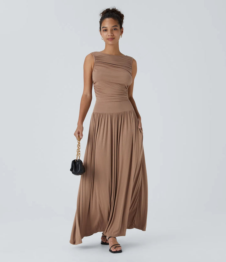 Robe longue décontractée à encolure bateau, bretelles asymétriques, côtés froncés et poches