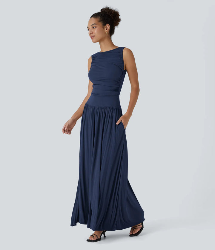Robe longue décontractée à encolure bateau, bretelles asymétriques, côtés froncés et poches