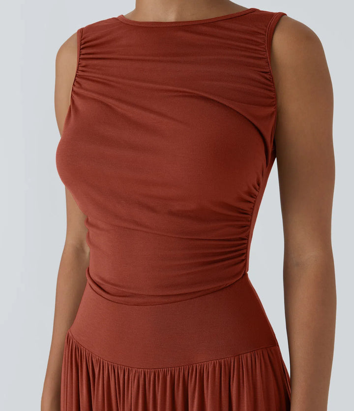 Robe longue décontractée à encolure bateau, bretelles asymétriques, côtés froncés et poches