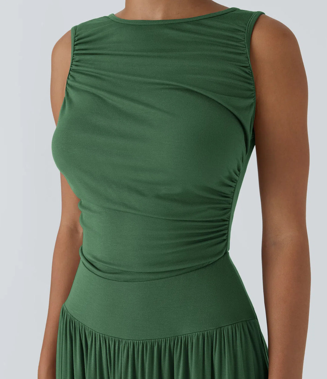Robe longue décontractée à encolure bateau, bretelles asymétriques, côtés froncés et poches