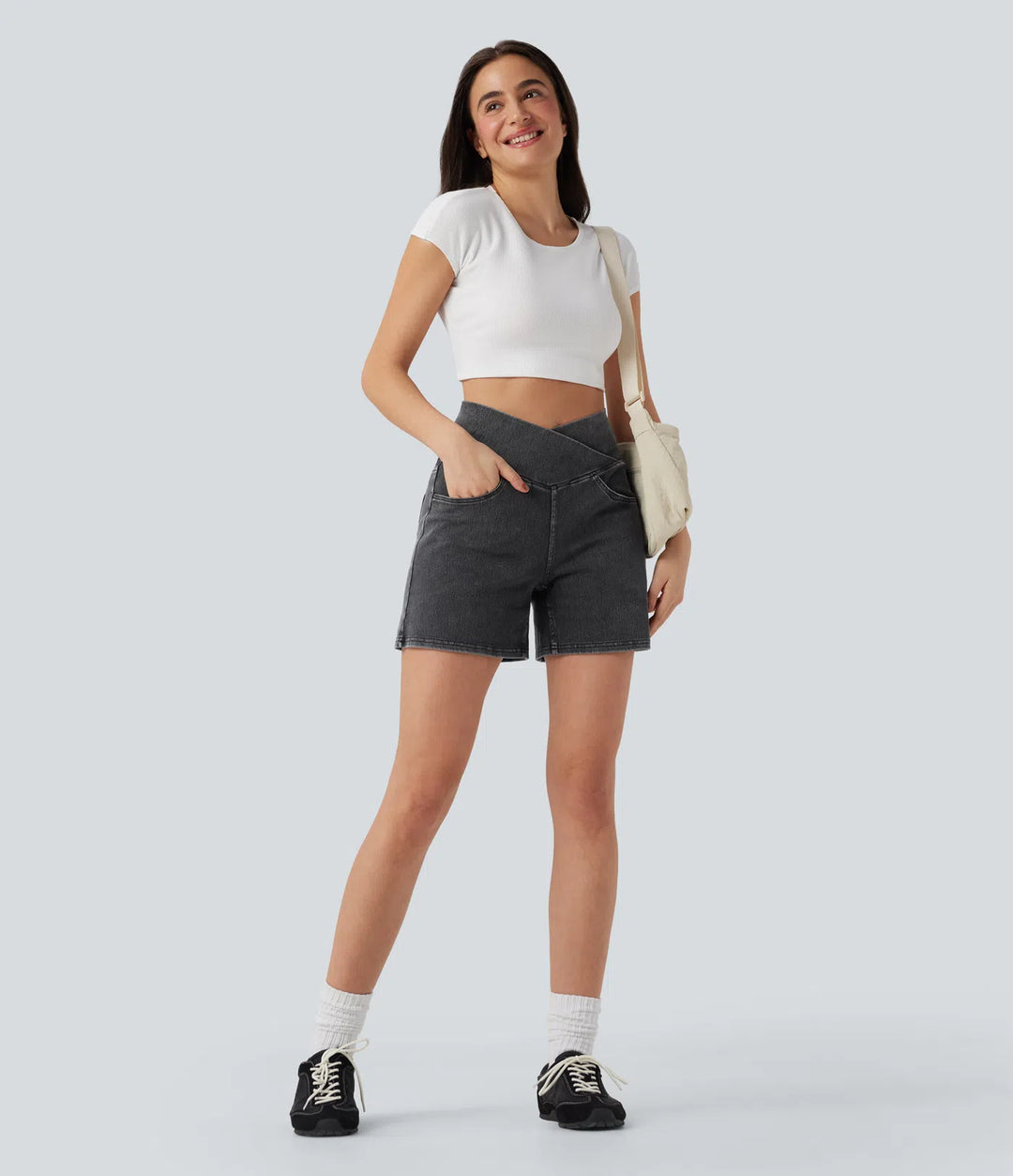 Jean & Marie Short décontracté évasé à jambe large en denim extensible délavé taille haute croisée avec poches multiples