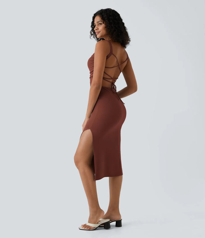 Robe midi casual laquée fendue, brassière intégrée, dos nu croisé