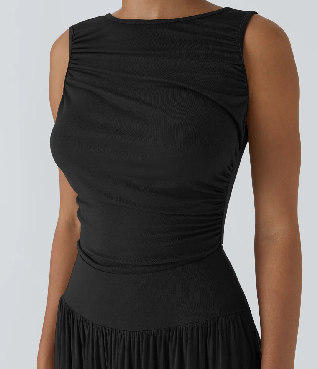 Robe longue décontractée à encolure bateau, bretelles asymétriques, côtés froncés et poches