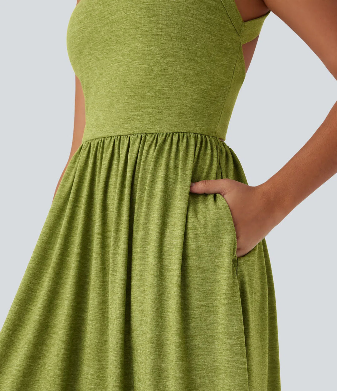 Robe longue fluide fendue avec poches latérales, dos nu et effet torsadé