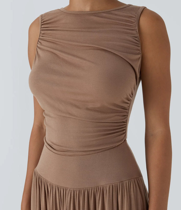 Robe longue décontractée à encolure bateau, bretelles asymétriques, côtés froncés et poches