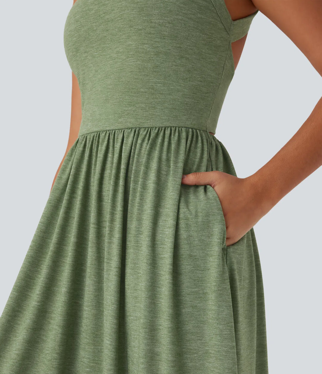 Robe longue fluide fendue avec poches latérales, dos nu et effet torsadé