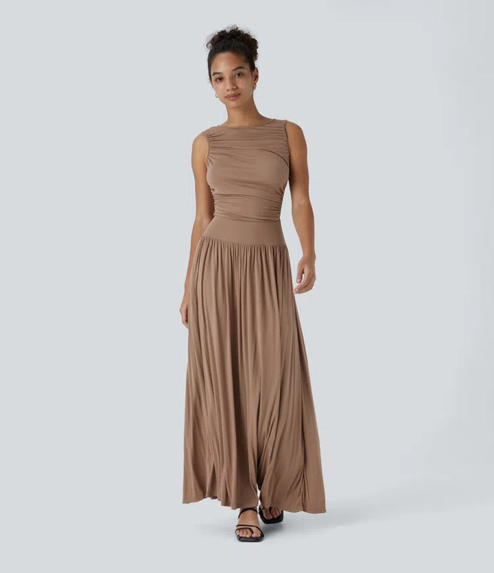 Robe longue décontractée à encolure bateau, bretelles asymétriques, côtés froncés et poches