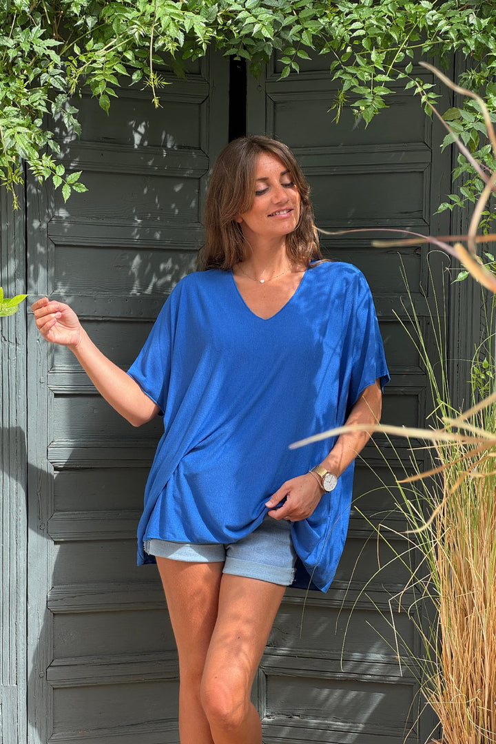 Top bleu roi fluide confort et stretch col v