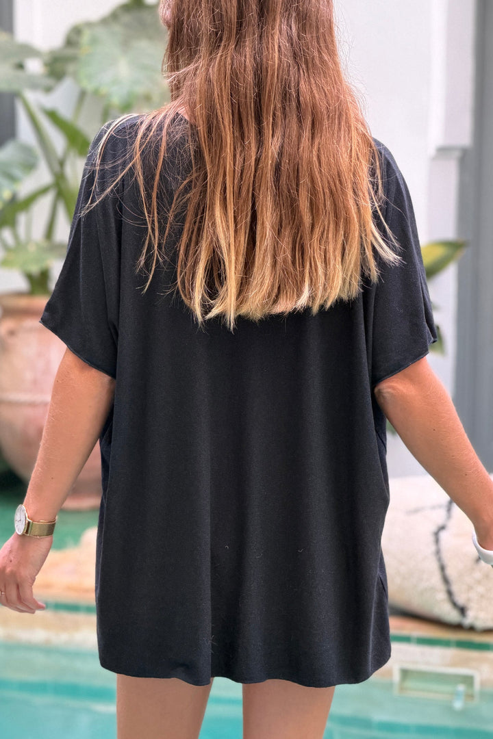 Top gris fonce chine fluide confort et stretch col V